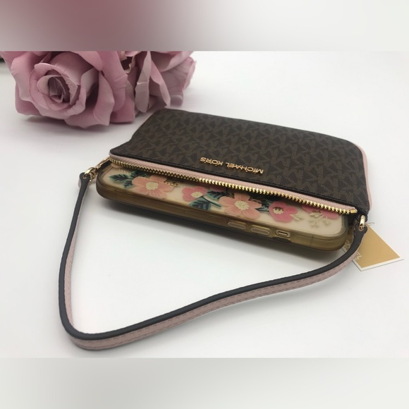 MICHAEL KORS Jet Set Travel Large Wristlet - Picture 7 of 16